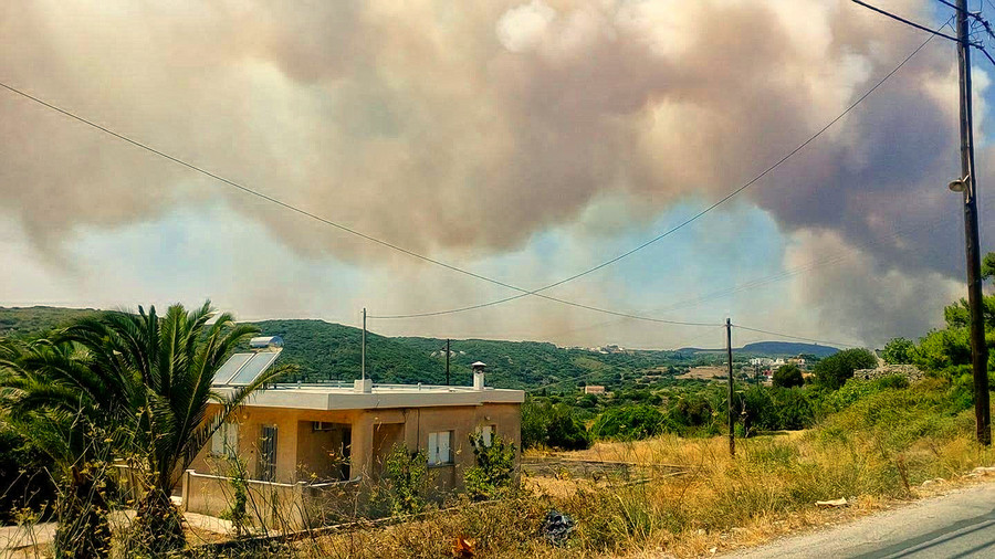 Για 4η ημέρα μαίνεται η πυρκαγιά στα Κύθηρα – Πάνω από 15.000 στρ. δάσους έγιναν στάχτη