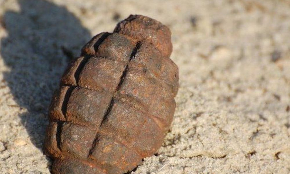 Γυναίκα στην Πάτρα βρήκε 4 χειροβομβίδες στο χωράφι της