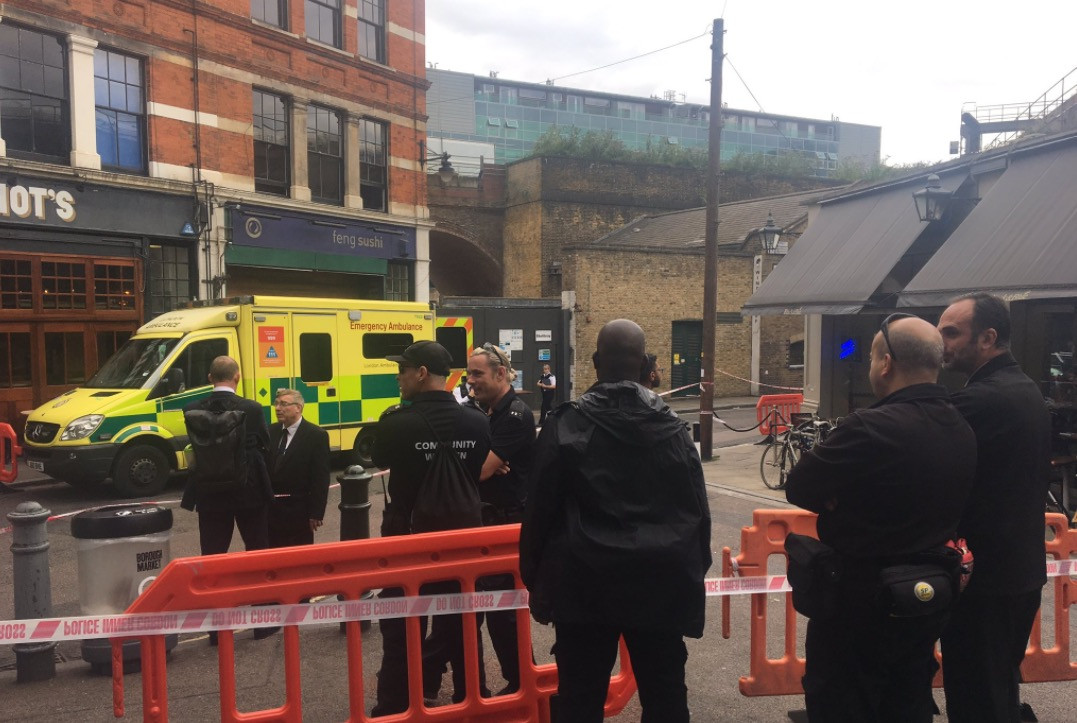 Λονδίνο: Τρεις τραυματίες σε εστιατόριο – Εντοπίστηκε φάκελος με χημική ουσία