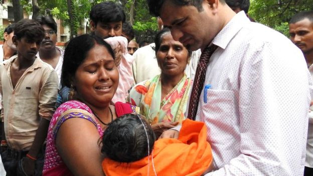 Ινδία: 60 παιδιά έχασαν τη ζωή τους σε δημόσιο νοσοκομείο που δεν είχε φιάλες οξυγόνου