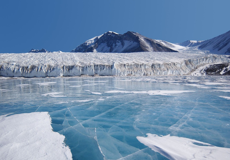 Ανακαλύφθηκαν 91 ηφαίστεια κάτω από τους πάγους της Ανταρκτικής