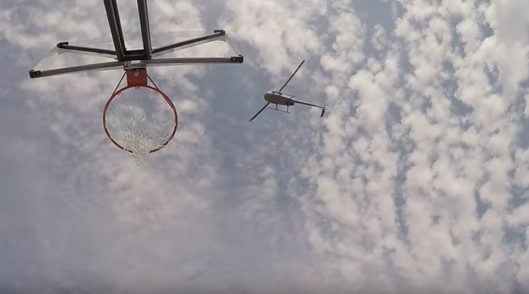 Αυτό θα πει μπάσκετ! Καλάθι από ελικόπτερο και ύψος 65 μέτρων