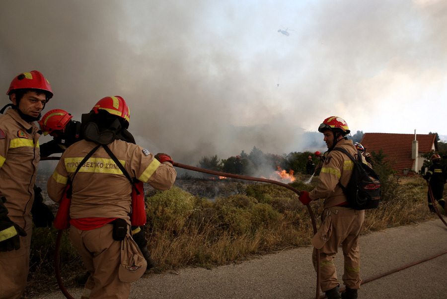 Η απάντηση της πλοιοκτήτριας εταιρείας στην Κεφαλονιά, που δεν επιβίβασε τους πυροσβέστες στο πλοίο