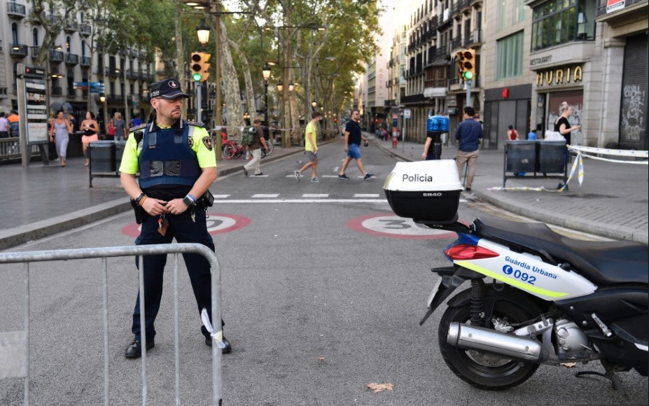 Ισπανία: Εξαρθρώθηκε ο πυρήνας των τρομοκρατών, διαφεύγει ο οδηγός του βαν