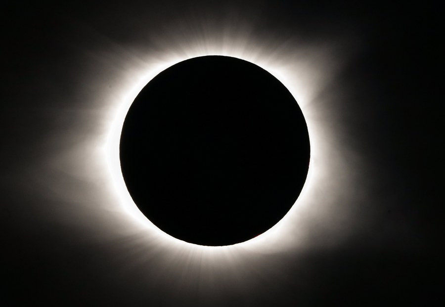 Η μαγευτική ολική έκλειψη Ηλίου στις ΗΠΑ [ΦΩΤΟ]