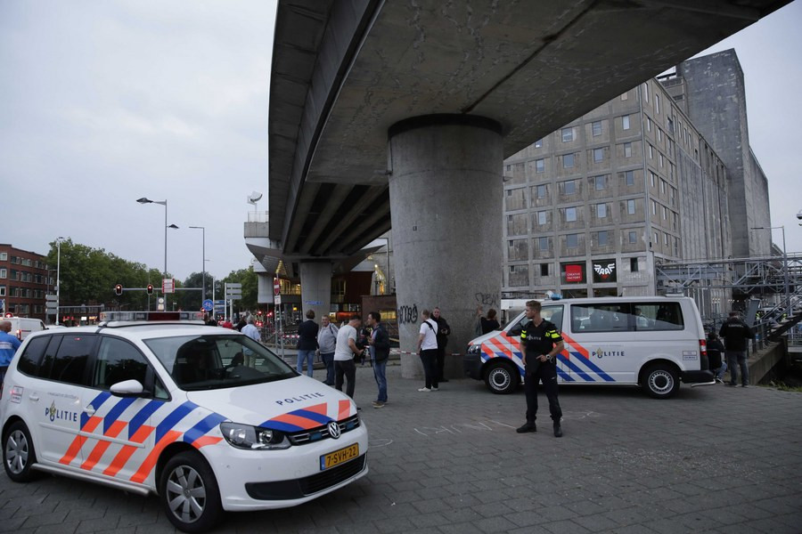 Ρότερνταμ: Κρατείται ο οδηγός του βαν με μπουκάλες αερίου που βρέθηκε κοντά σε συναυλιακό χώρο – Και δεύτερη σύλληψη