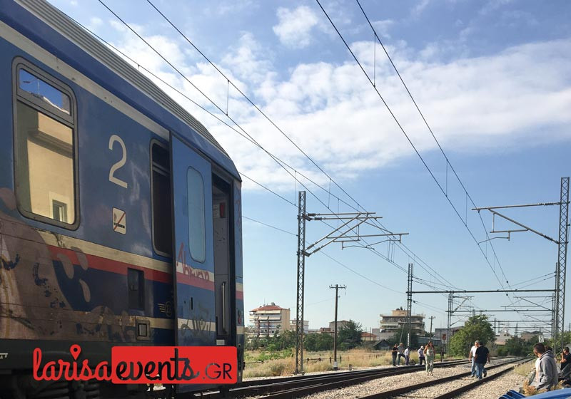 Τρένο εκτροχιάστηκε μπαίνοντας στον σταθμό της Λάρισας