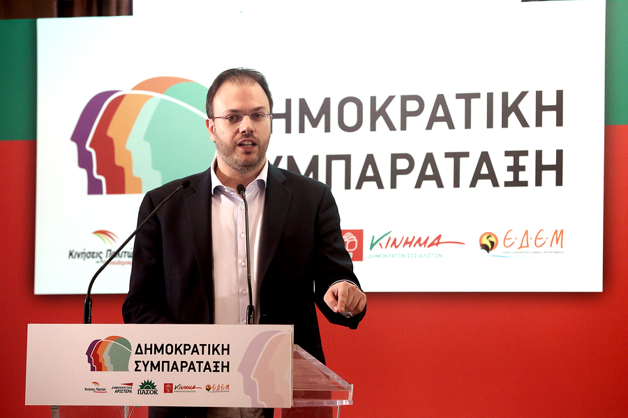 Λάδι στη φωτιά από τον Θεοχαρόπουλο: Νέο ενιαίο κόμμα με διάλυση των υφιστάμενων κομμάτων