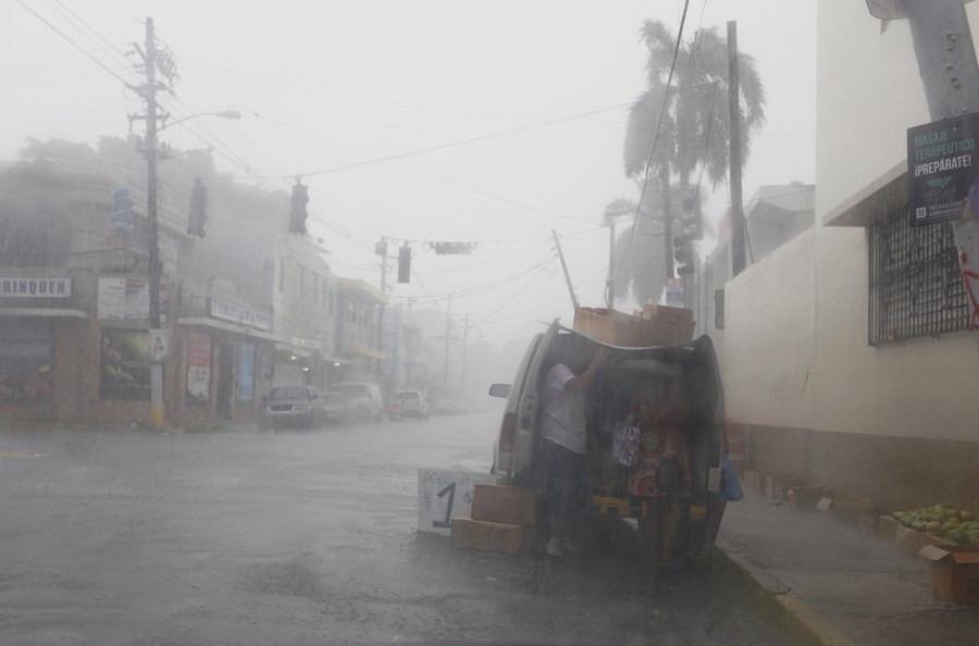 Η Ίρμα, ο πιο δυνατός τυφώνας του Ατλαντικού στην ιστορία, χτυπά τα νησιά της Καραϊβικής [ΦΩΤΟ+ΒΙΝΤΕΟ]