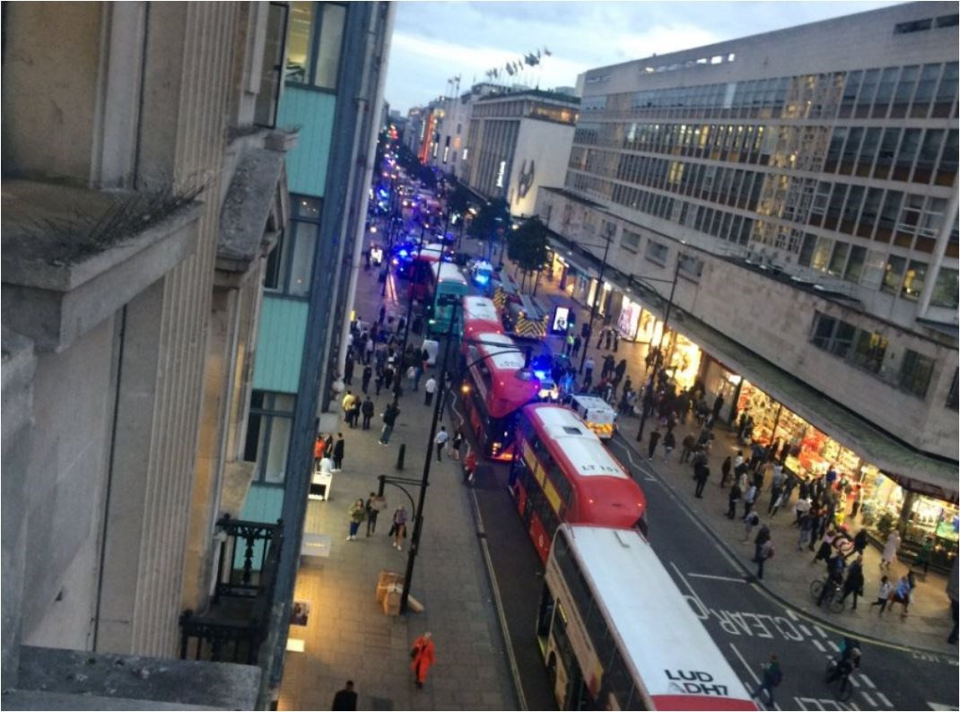 Λονδίνο: Έκρηξη στην Oxford Street από βραχυκύκλωμα – Ένας τραυματίας