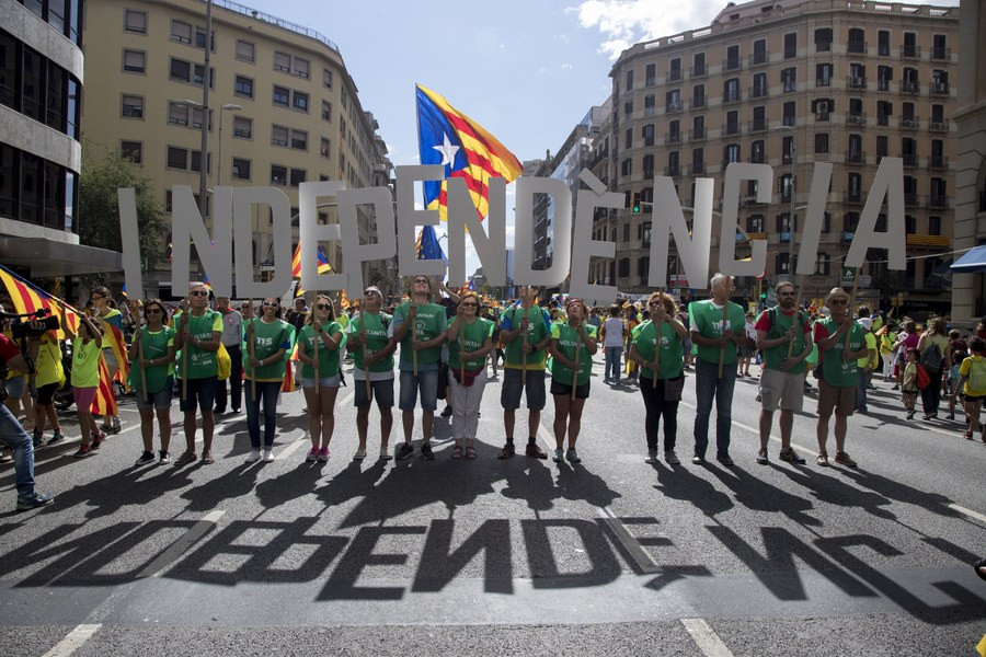 Καταλωνία: Οι δήμοι «θολώνουν» τις προβλέψεις για το δημοψήφισμα