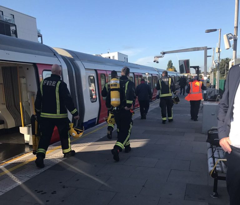 Έκρηξη στο μετρό του Λονδίνου – Πληροφορίες για αρκετούς τραυματίες [ΦΩΤΟ+ΒΙΝΤΕΟ]