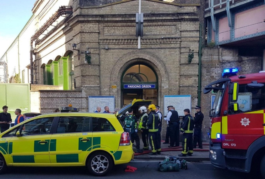 Τρομοκρατική ενέργεια η έκρηξη στο μετρό του Λονδίνου [ΦΩΤΟ+ΒΙΝΤΕΟ]
