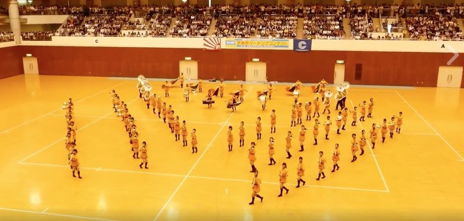 Η ιαπωνική μπάντα που παίζει μουσική και χορεύει ταυτόχρονα [ΒΙΝΤΕΟ]