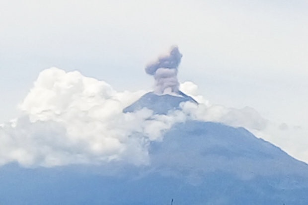 Έκρηξη στο ηφαίστειο Ποποκατέπετλ στο Μεξικό μετά το σεισμό – 15 νεκροί σε εκκλησία στους πρόποδες [ΒΙΝΤΕΟ]