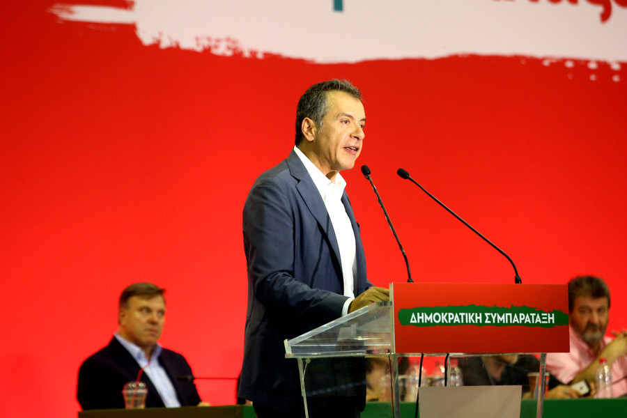 Θεοδωράκης: Τα κόμματα που θα συμμετέχουν στο νέο φορέα θα διαλυθούν