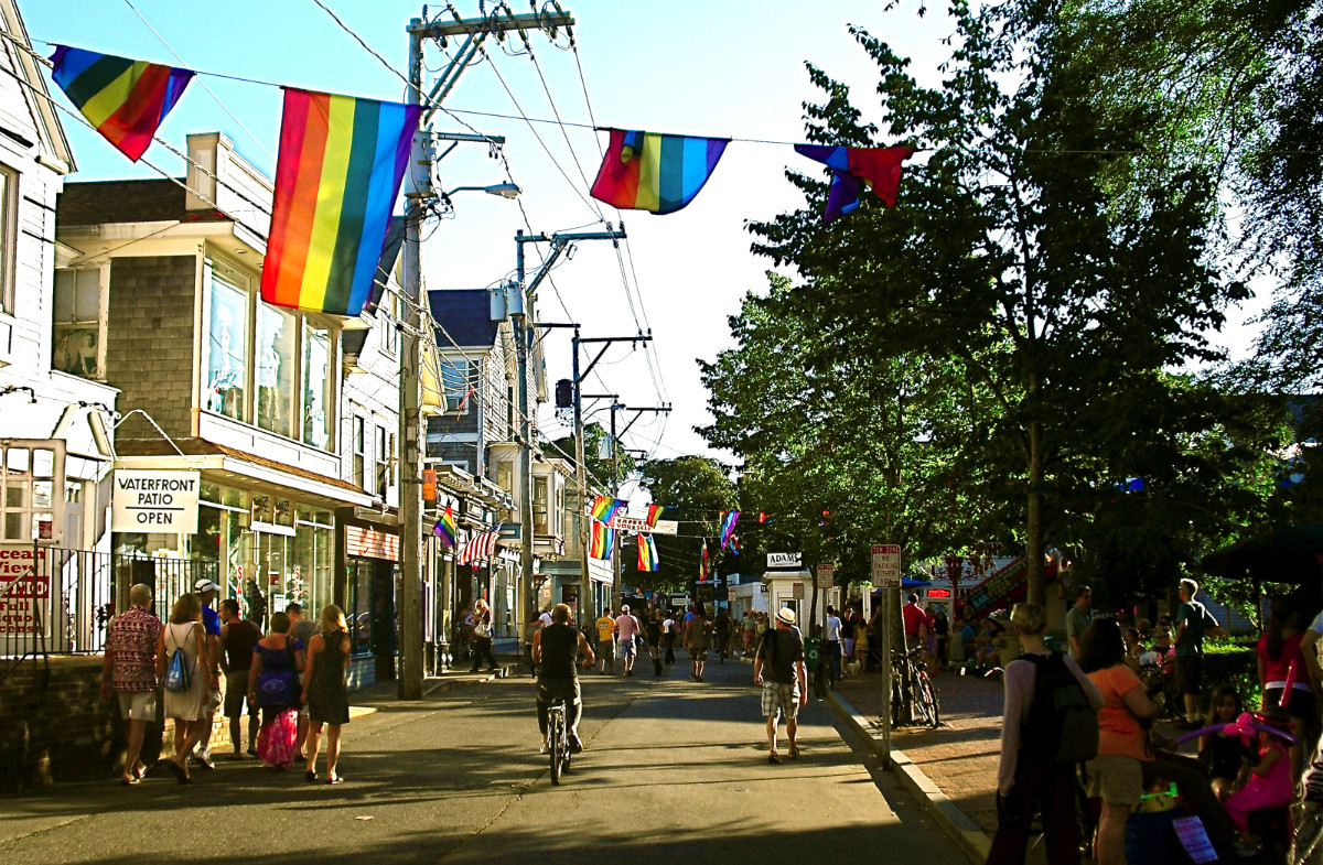 Provincetown: Το πρόγραμμα που προσφέρει σε γκέι νέους του αμερικανικού Νότου μια νέα ζωή