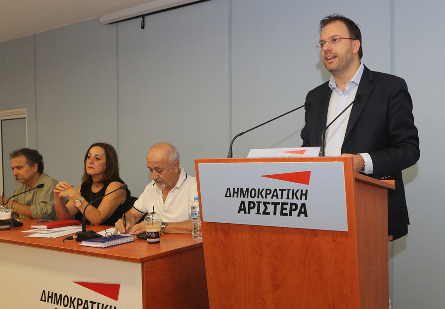 Συνεδρίαση ΚΕ ΔΗΜΑΡ: Επίθεση σε ΣΥΡΙΖΑ και ΝΔ από τον Θεοχαρόπουλο