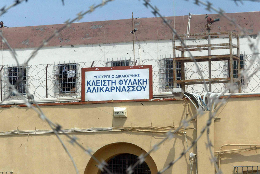 Άγριος ξυλοδαρμός κρατουμένου στις φυλακές Αλικαρνασσού