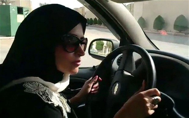 Σαουδική Αραβία: Οι γυναίκες αποκτούν δικαίωμα να οδηγούν
