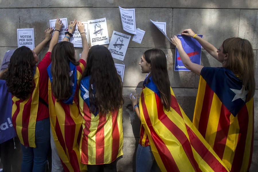 Ισπανία: Η εισαγγελία διέταξε την καταλανική αστυνομία να αποκλείσει τα εκλογικά τμήματα