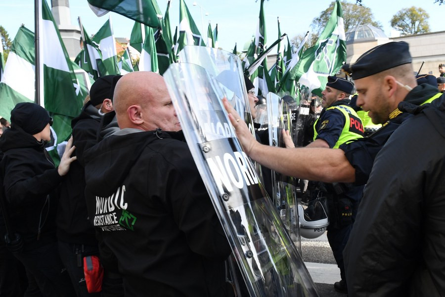 Επεισόδια στη Σουηδία μεταξύ ναζί, αντιφασιστών και αστυνομικών [BINTEO]