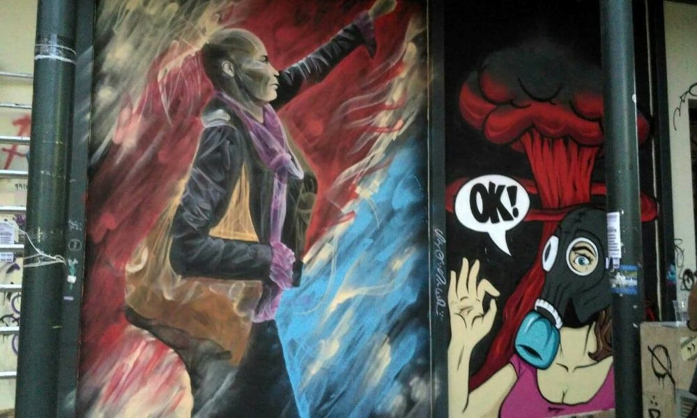 Γκράφιτι στη Νομική έγινε η Σουηδή που ύψωσε τη γροθιά της σε 300 νεοναζί [ΦΩΤΟ]