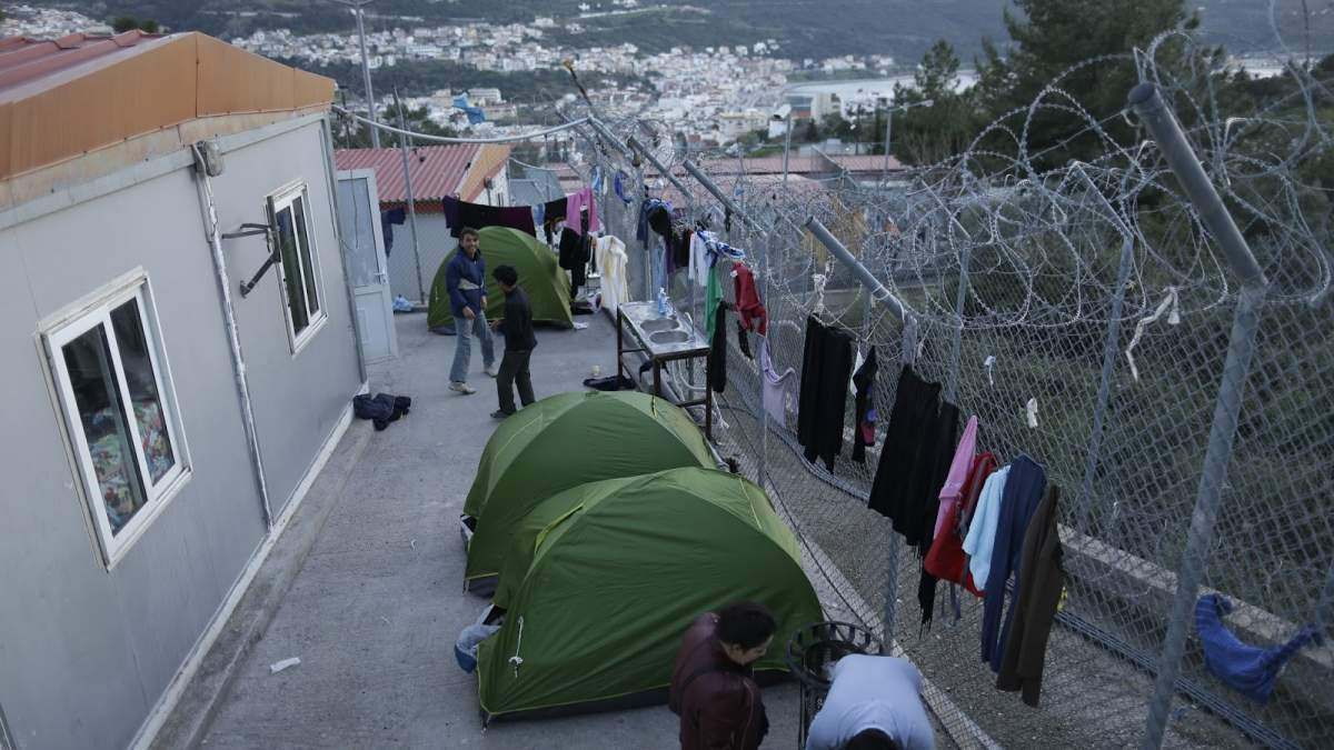 Απελπισμένοι πρόσφυγες σε Λέσβο και Χίο