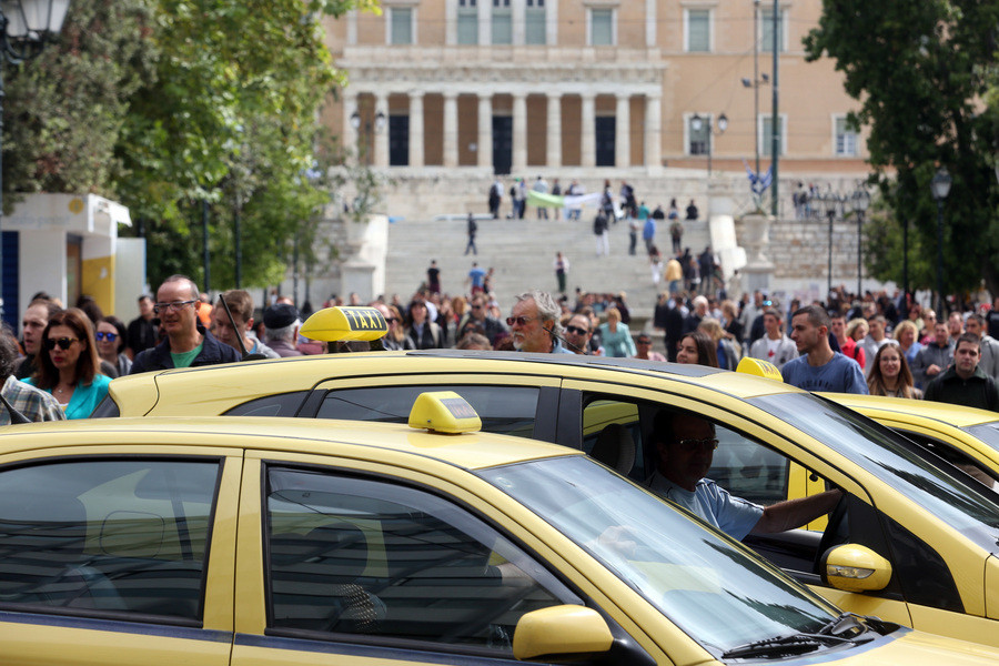 Πρόεδρος οδηγών ταξί κατά Γεωργιάδη: Σπέκουλα και ψέματα