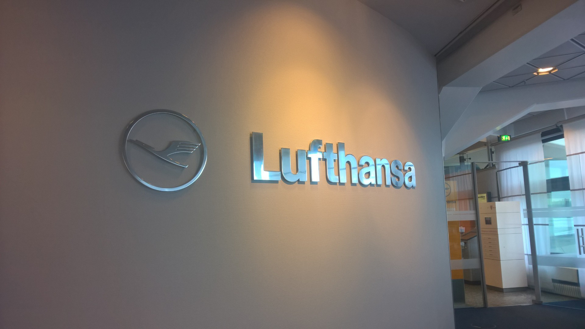 500 εκατ. ευρώ και 6.000 απολύσεις, η προσφορά της Lufthansa για την Alitalia