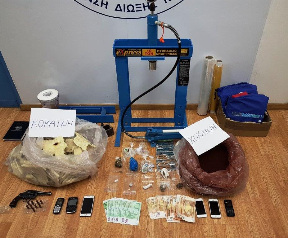 Εξαρθρώθηκε κύκλωμα ναρκεμπόρων που έφερνε κοκαΐνη από την Κολομβία