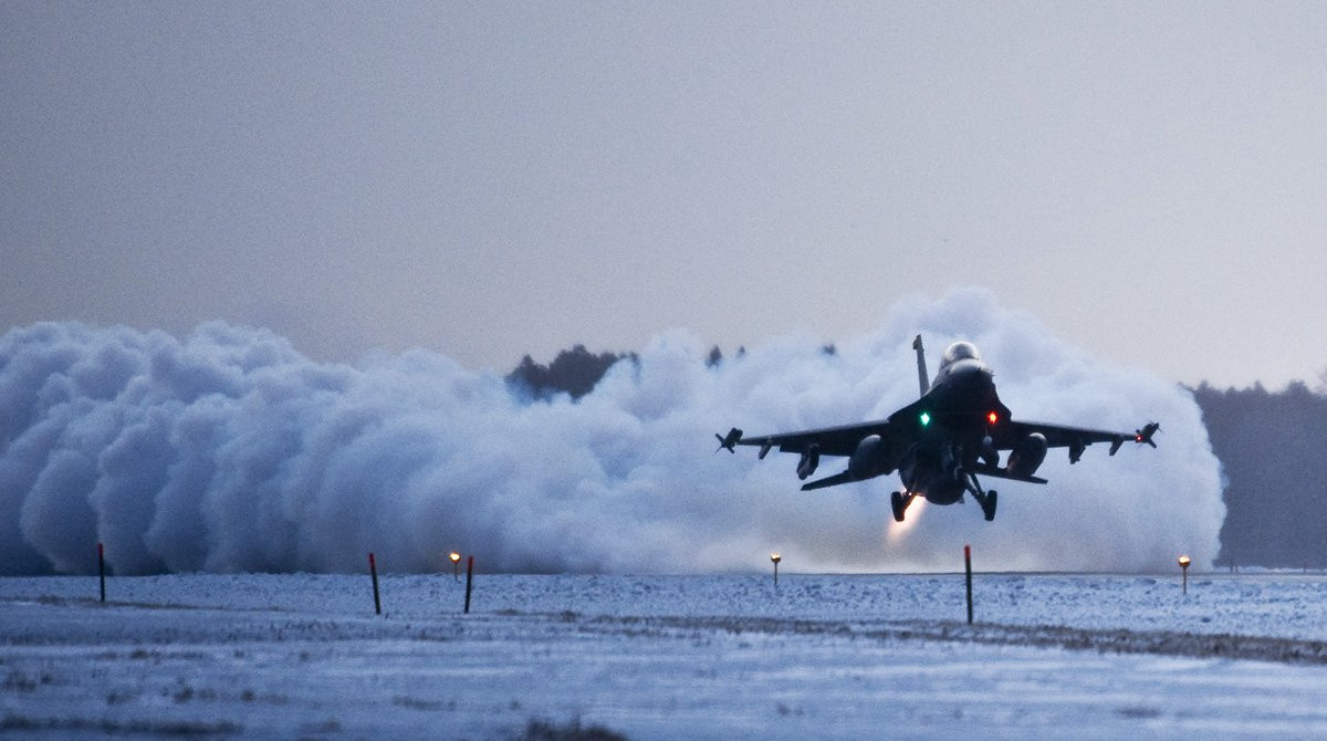 Κόντρα κυβέρνησης και αντιπολίτευσης για τα F-16