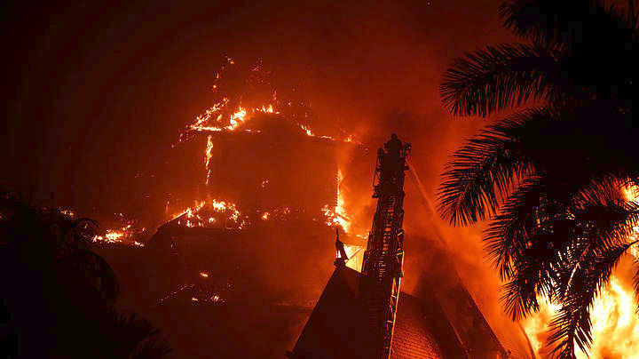 Στους 42 οι νεκροί από τις πυρκαγιές στην Καλιφόρνια