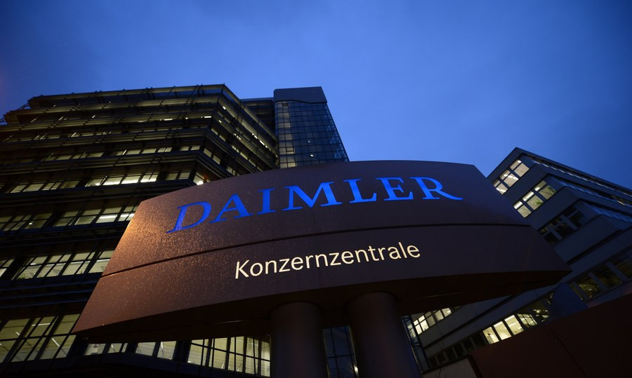 Έρευνες της Κομισιόν στα γραφεία των γερμανικών αυτοκινητοβιομηχανιών Daimler και VW