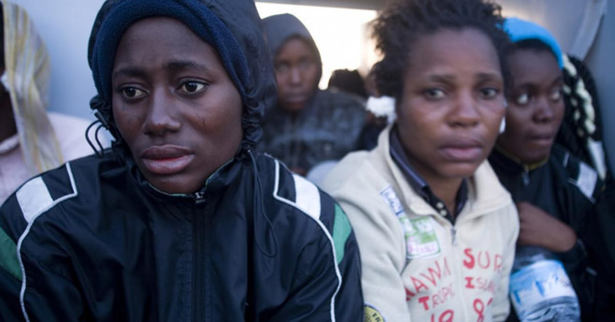 «Παράνομες μαζικές απελάσεις» μεταναστών από την υποσαχάρια Αφρική, καταγγέλλει η Διεθνής Αμνηστία