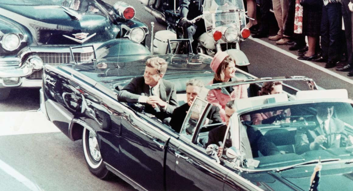 Ο Τραμπ ανέβαλε την αποκάλυψη των εγγράφων για τη δολοφονία Κένεντι μετά από πιέσεις της CIA και του FBI