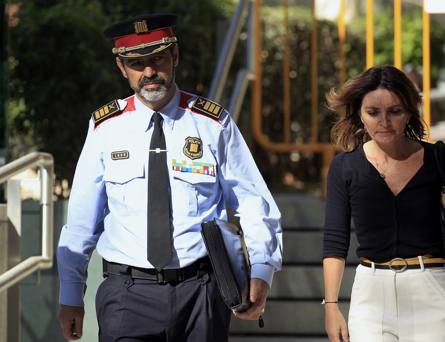 Η ισπανική κυβέρνηση απέπεμψε τον αρχηγό της αστυνομίας της Καταλονίας