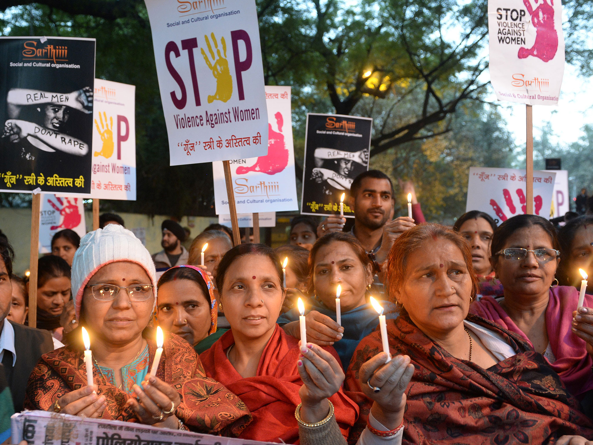 Ινδία: Ισόβια για δύο άνδρες που βίασαν και άφησαν έγκυο 10χρονη