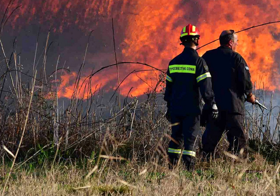 Νεκρός 80χρονος από πυρκαγιά στη Λέσβο