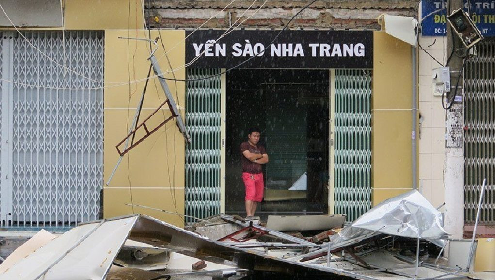 Δεκάδες νεκροί και αγνοούμενοι από τον τυφώνα Ντάμφρεϊ στο Βιετνάμ