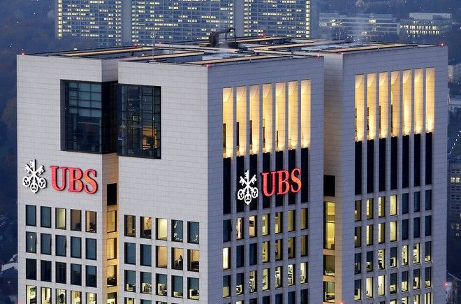 Τα «βαθιά λαρύγγια» της UBS θέλουν να μιλήσουν ελληνικά