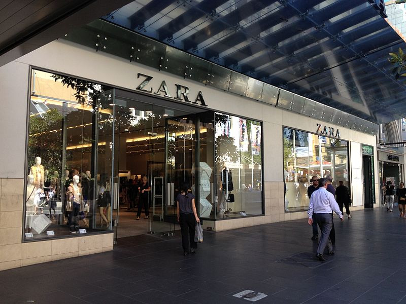 Κρυμμένα μηνύματα βρέθηκαν σε ρούχα στα Zara
