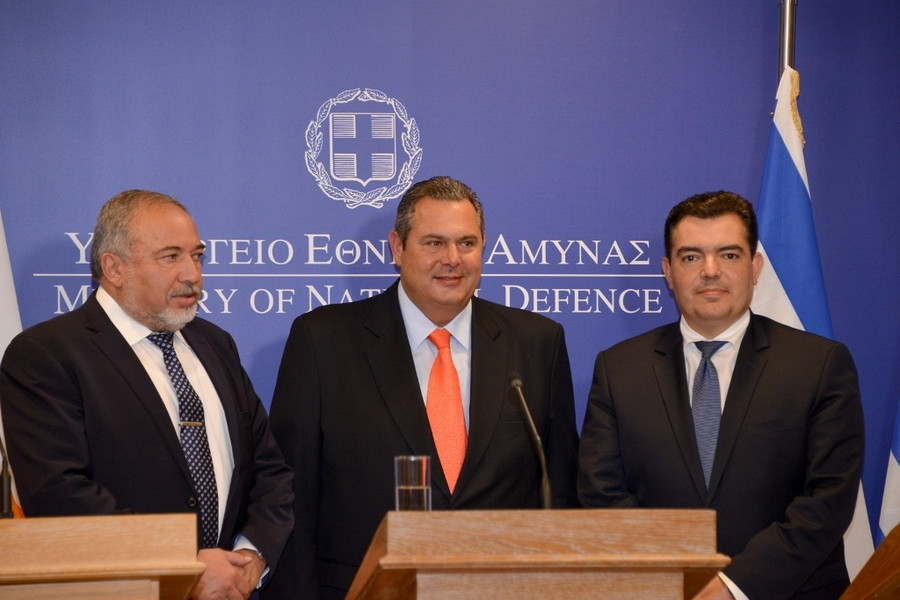 Κάλεσμα στις χώρες της περιοχής για συνεργασία από τους υπουργούς Αμυνας Ελλάδας, Ισραήλ και Κύπρου