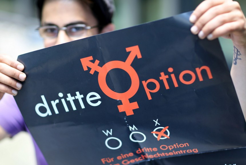 Το Συνταγματικό Δικαστήριο της Γερμανίας ζητά την θεσμοθέτηση του «τρίτου φύλου»