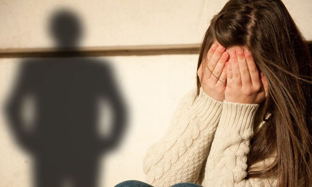 Σεξουαλική παρενόχληση έφηβης: Ενδείξεις και αντιμετώπιση