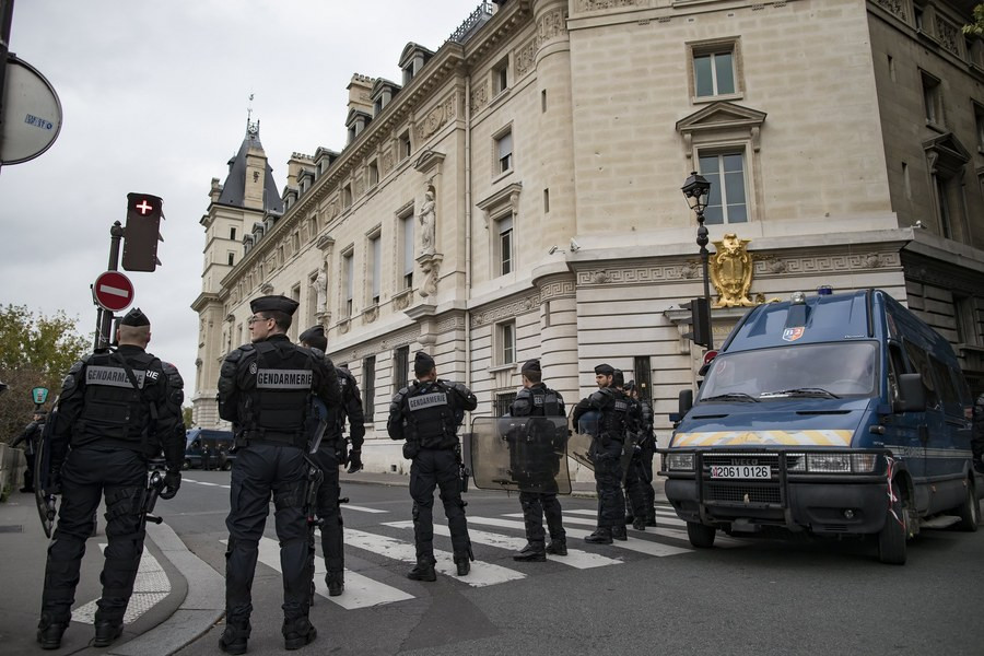Γαλλία: Όχημα έπεσε πάνω σε μαθητές έξω από σχολείο