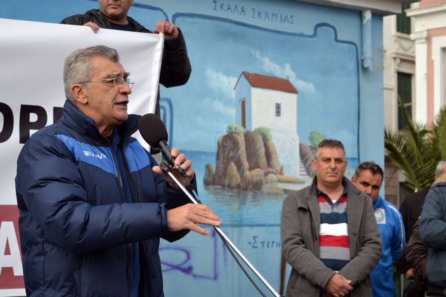 Ο δήμαρχος Μυτιλήνης καλεί σε συγκέντρωση στην Αθήνα «για να μη μετατραπεί το νησί σε φυλακή»