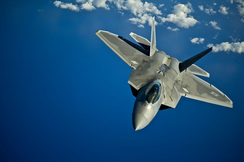 Οι ΗΠΑ στέλνουν τα «αόρατα» για τα ραντάρ F-22 στη Νότια Κορέα