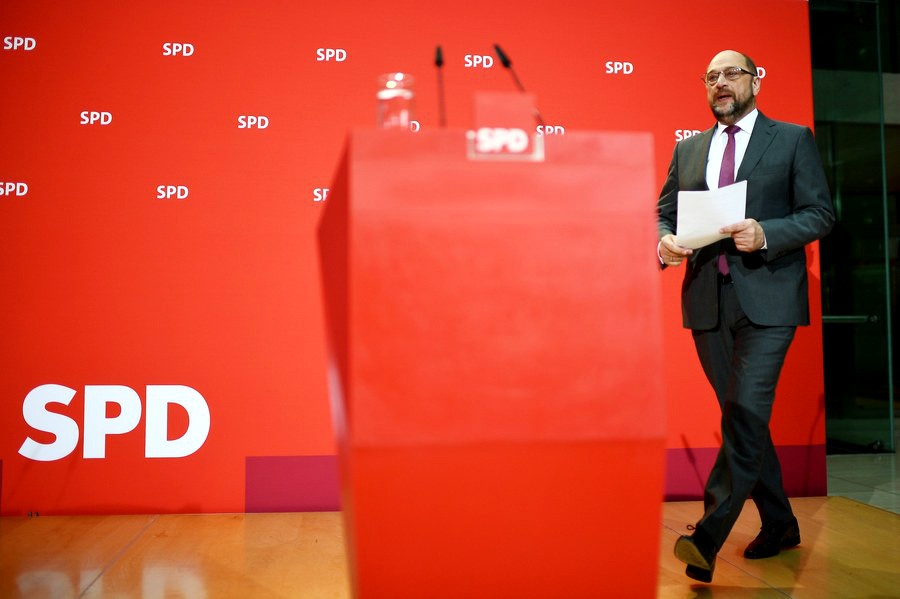 Σουλτς: Η βάση του SPD θα αποφασίσει για κυβέρνηση συνεργασίας με την Μέρκελ