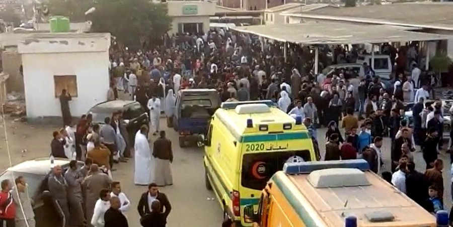 Ξεπέρασαν τους 300 οι νεκροί από την επίθεση στο Σινά – Το Ισλαμικό Κράτος δείχνουν οι αρχές της Αιγύπτου
